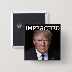 Badge Carré 5 Cm Bouton Trump impacté