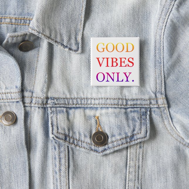 Badge Carré 5 Cm Bouton Vibes positives (En situation)