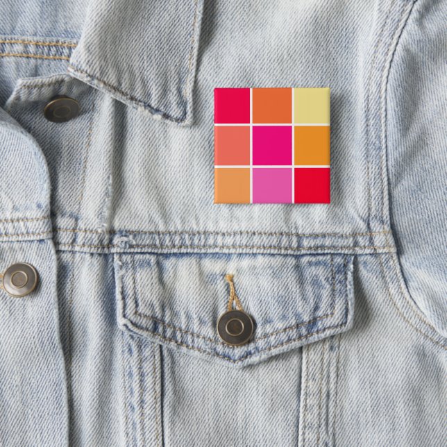 Badge Carré 5 Cm Carrés rose, orange et jaune (En situation)