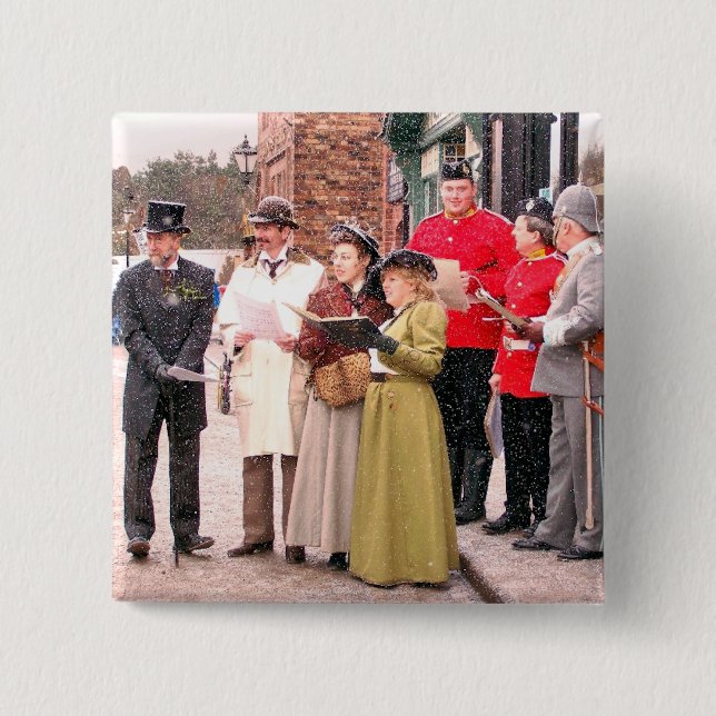 BADGE CARRÉ 5 CM CHRISTMAS CAROL CHANTEURS VICTORIENS (Devant)