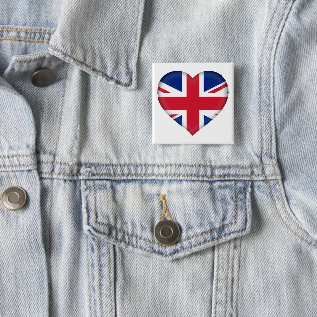 Badge Carré 5 Cm Coeur avec l'Union Jack (En situation)
