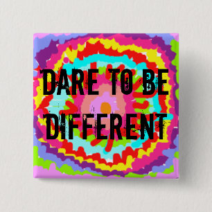 BADGE CARRÉ 5 CM DÉFI À ÊTRE DIFFÉRENT