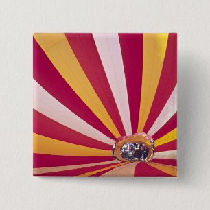 Badge Carré 5 Cm Des gens remplissent une montgolfière, Fort Collin