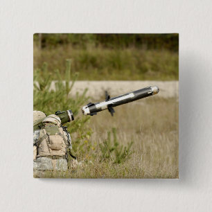 Badge Carré 5 Cm des soldats tirent sur une MGF-148 Javelin