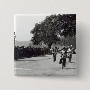 Badge Carré 5 Cm Faisant un cycle dans Hyde Park, c.1910
