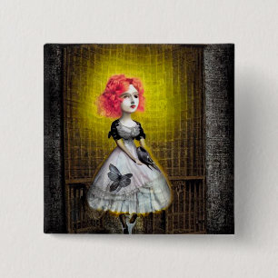 Badge Carré 5 Cm Fille à tête rouge avec oiseau