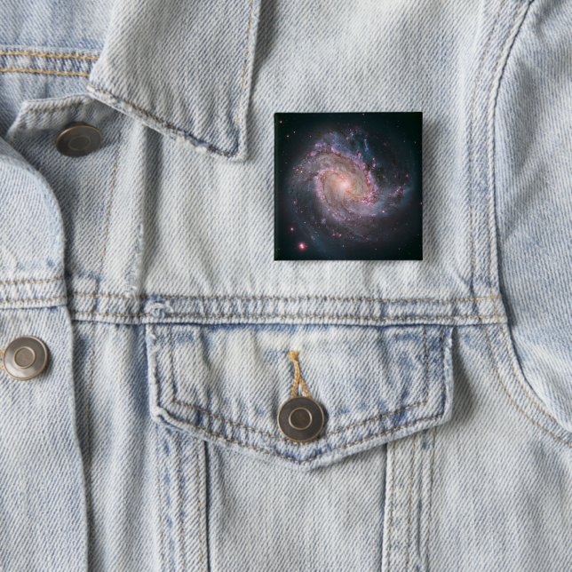 Badge Carré 5 Cm Galaxie spirale barrée Messier 83.2 (En situation)