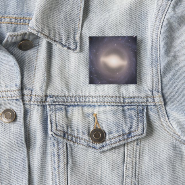 Badge Carré 5 Cm Galaxie Spirale Ngc 1015. (En situation)