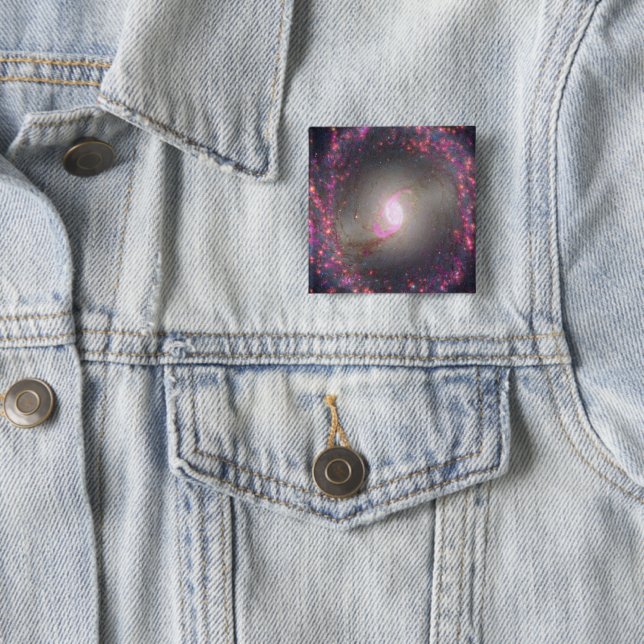 Badge Carré 5 Cm Galaxie Spirale Ngc 3351. (En situation)