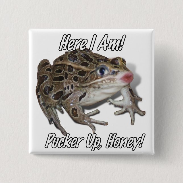 Badge Carré 5 Cm Kissing Frog - Pucker Up, Chéri! (Devant)