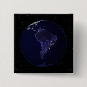Badge Carré 5 Cm La pleine terre la nuit montrant les lumières 6 d