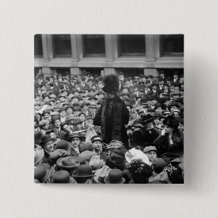 Badge Carré 5 Cm La suffragette frappe la rue : le début des années