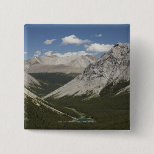 Badge Carré 5 Cm Lac mountain dans une vallée avec le ciel bleu