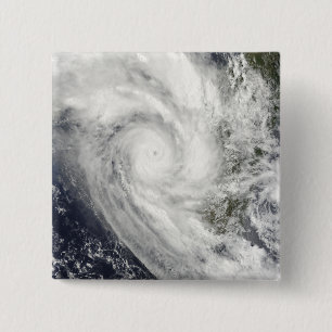 Badge Carré 5 Cm Le cyclone tropical Fanele sur Madagascar