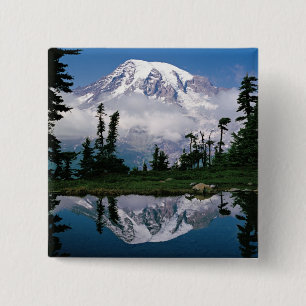 Badge Carré 5 Cm Le mont Rainier dans une montagne