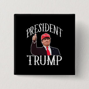 Badge Carré 5 Cm Le président Donald Trump, le Casquette rouge lève