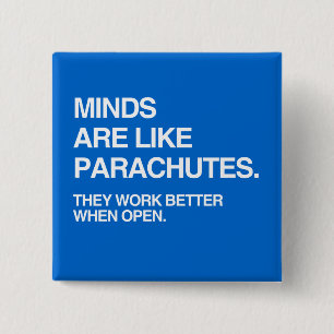 BADGE CARRÉ 5 CM LES ESPRITS SONT COMME DES PARACHUTES
