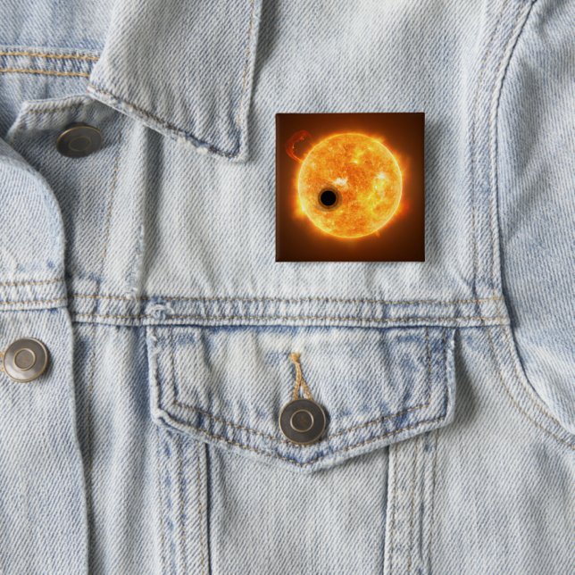 Badge Carré 5 Cm L'Exoplanet Wasp-107b Est Un Géant De Gaz (En situation)