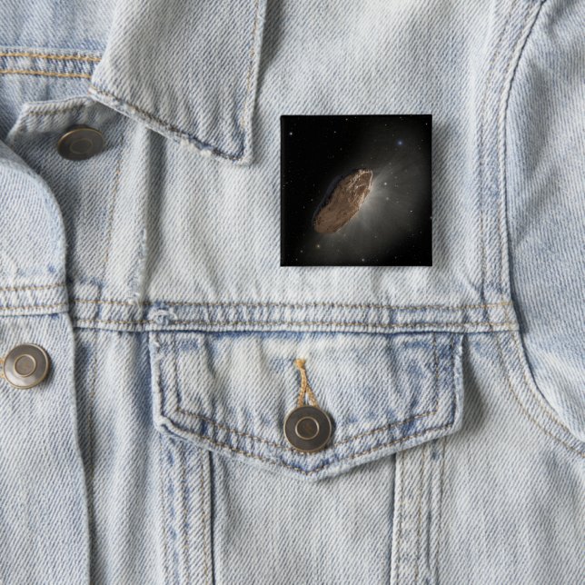 Badge Carré 5 Cm L'objet interstellaire Wayward Oumuamua. (En situation)