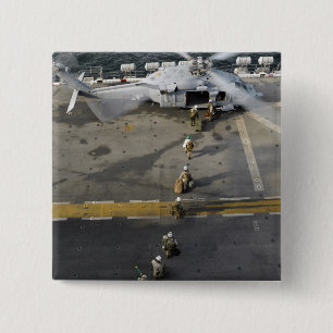 Badge Carré 5 Cm Marines se prépare à embarquer sur un MH-60S
