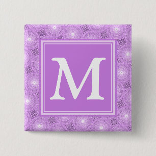 Badge Carré 5 Cm Monogramme lilas cercles pourpres motif