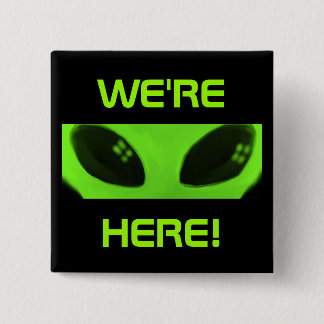 Badge Carré 5 Cm Nous sommes ici ! bouton
