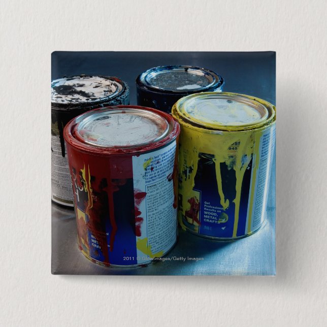 Badge Carré 5 Cm Plan rapproché de quatre boîtes de peinture (Devant)