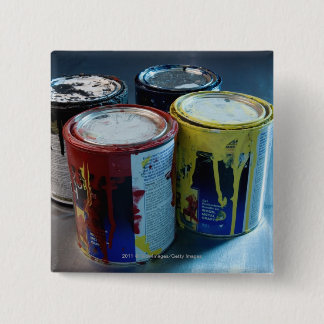 Badge Carré 5 Cm Plan rapproché de quatre boîtes de peinture