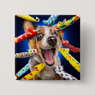 Badge Carré 5 Cm Sifflets de fête pour chien heureux