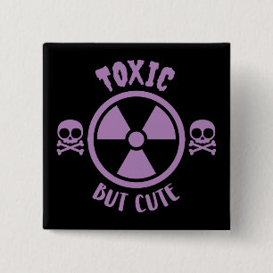 Badge Carré 5 Cm Signal d'avertissement toxique mais mignon