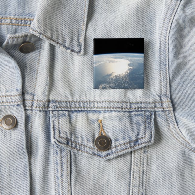 Badge Carré 5 Cm Sunglint Reflète Le Golfe Du Mexique (En situation)
