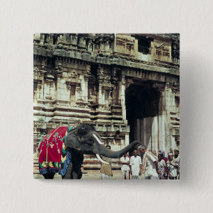 Badge Carré 5 Cm Un homme béni par un éléphant