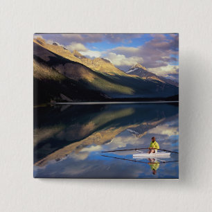 Badge Carré 5 Cm Un rameur sur le lac Banff au Canada MR)