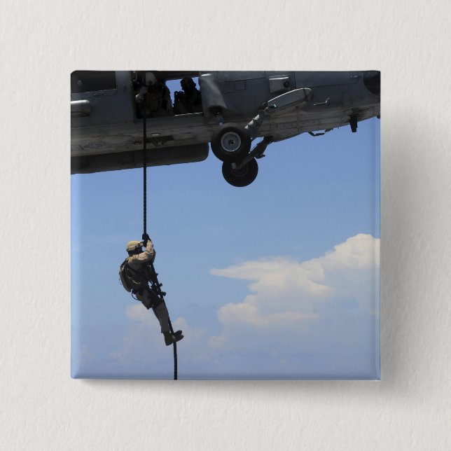 Badge Carré 5 Cm Un technicien en élimination d'explosifs (Devant)