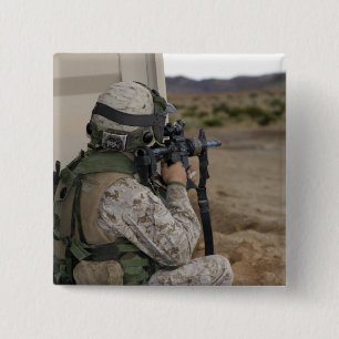 Badge Carré 5 Cm Une infanterie surveillent