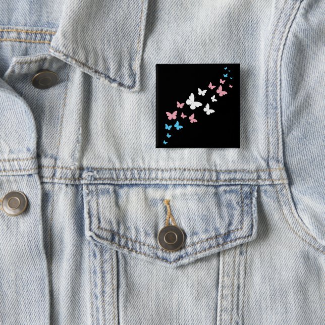 Badge Carré 5 Cm Voie de papillon Transgenre Pride (En situation)