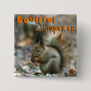 Badge Carré 5 Cm Whisperer d'écureuil/Écureuil drôle en hiver