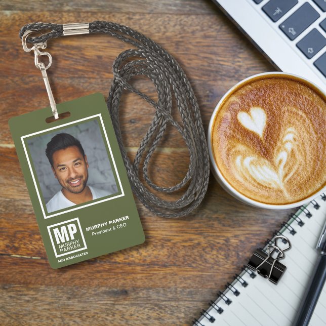 Badge Carré vert olive simple Monogramme Logo Badg photo (Créateur téléchargé)