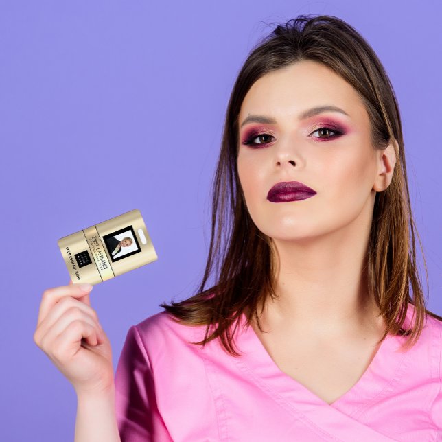 Badge Code-barres de l'employé : analyse du nom Sepia Go (Créateur téléchargé)