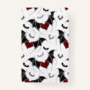 Badge Coeur d'Halloween avec ailes de chauve-souris noir