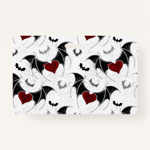 Badge Coeur d'Halloween avec ailes de chauve-souris noir