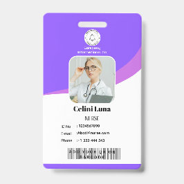 Badge Conception moderne avec intégration du code-barres