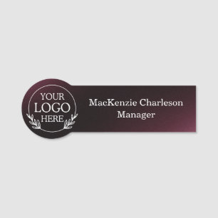 Badge de bureau ou uniforme élégant et tendance