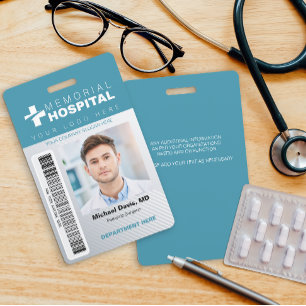 Badge d'identification de l'hôpital bleu avec phot