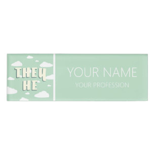 Badge D'identification Des Nuages Verts Qu'Il Prononce