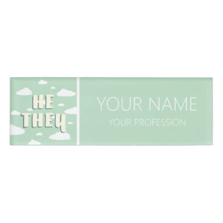 Badge D'identification Des Nuages Verts Qu'Ils Prononononounent