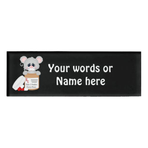 Badge D'identification La souris d'infirmière de bande dessinée ajouten