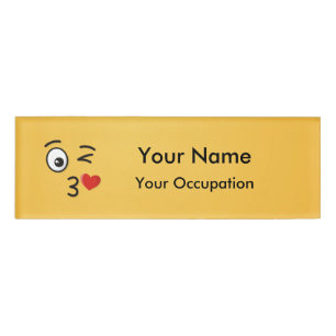 Badge D'identification Le visage Jetant un baiser