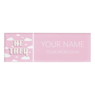 Badge D'identification Les Nuages Roses Qu'Ils Prononononosent