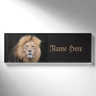 Badge D'identification Portrait de plan rapproché d'un lion masculin